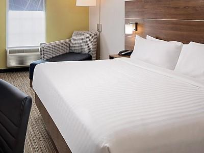 Express East By Ihg Hotel 3*